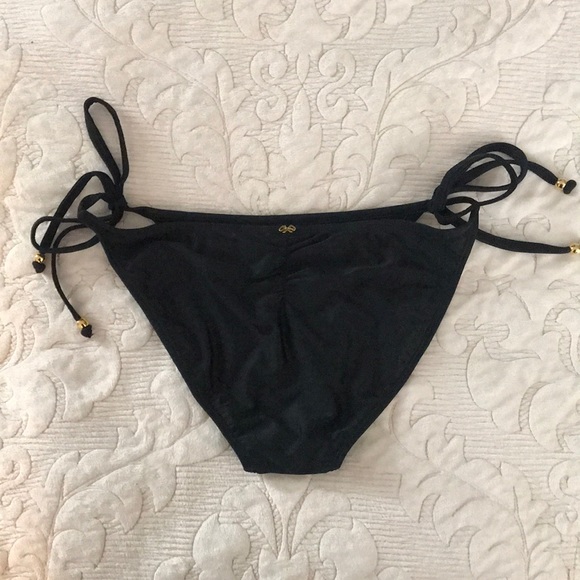 PilyQ Midnight Laser Cut Bikini Bottoms size M - Picture 6 of 8